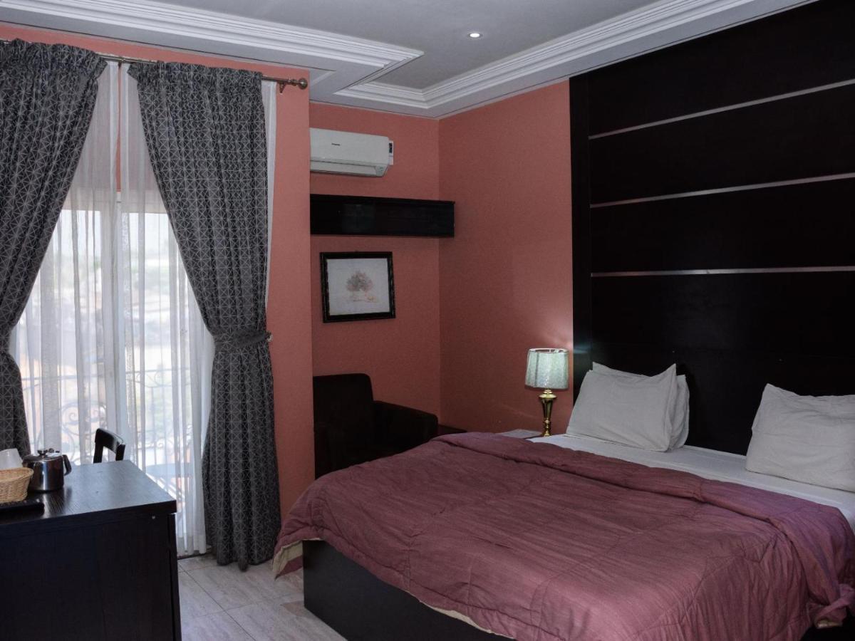 ฮาร์ด เบรก โฮเทล แอนด์ สวีท Hotel เอนูกู ภายนอก รูปภาพ